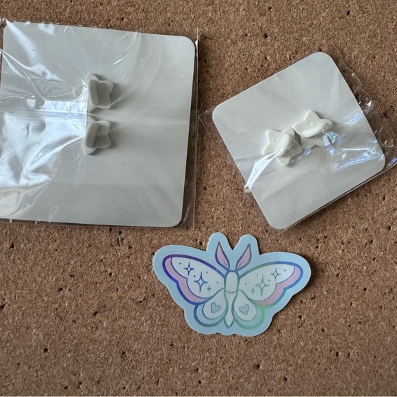 Sugar bones exclusive pin set - Picture 5 of 5